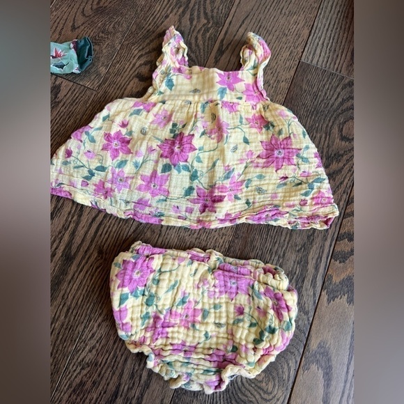 Angel dear bundle 6-12 months GUC 2 piece pjs and outfit - Picture 2 of 5